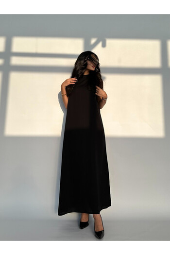 outline Black abaya dress made of blackberry fabric