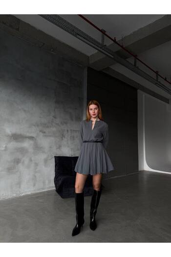 İLKCET MODA Κοντό φόρεμα με υφασμάτινη επένδυση από μουσελίνα