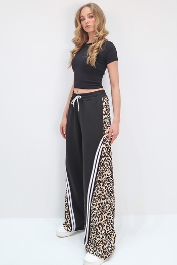 Trend Alaçatı Stili Kadın Bej Çift Cepli Leopar Desenli İspanyol Paça Pantolon ALC-X13660