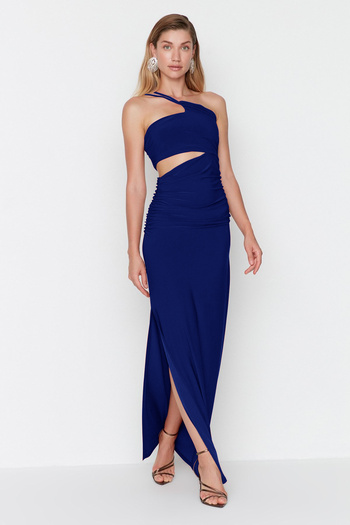 Trendyol Collection Saks Přiléhavé Pletené Dlouhé večerní šaty Noční šaty TPRSS23AE00157