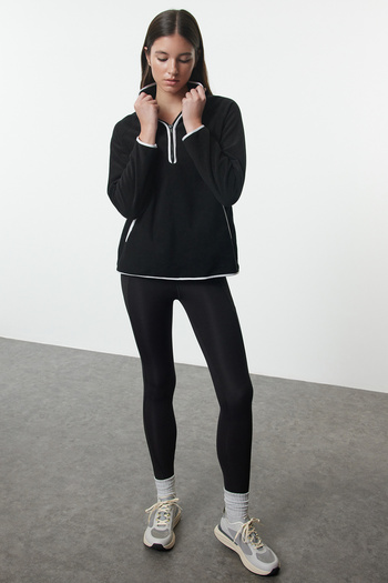 Trendyol Collection Zimní černá pletená sportovní mikina - fleecový zip a lemování detail Thmaw25Sw00002