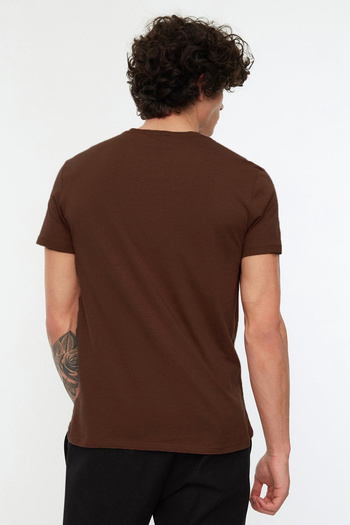 Trendyol Collection Μπλουζάκι Basic Crew Neck Slim Fit - 100% βαμβάκι, καφέ, TMNSS19BO0001