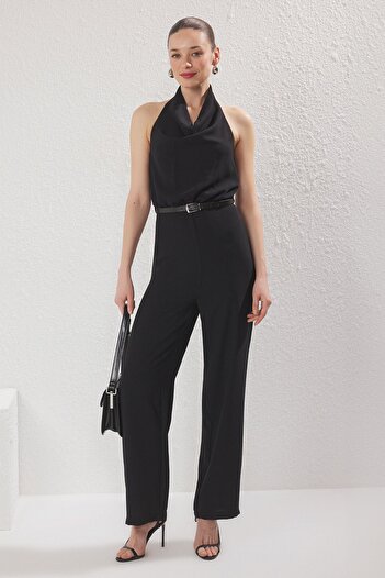 Trendyol Collection Schwarzer Overall mit gewölbtem Dekolleté und weitem Bein TWOSS25TU00021
