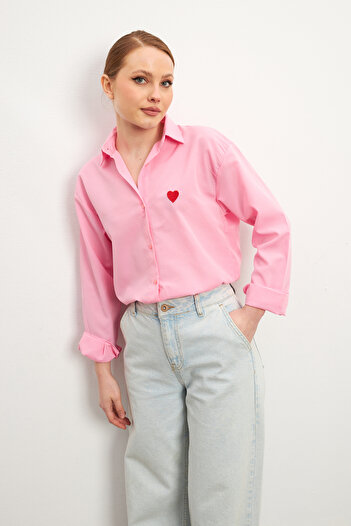 MODAGEN Women's Pink Flat Chest Heart Detailed Shirt