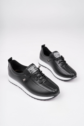 meyra'nın ayakkabıları Women's Black Colored Perforated Rubber Lace-Up Orthopedic Sole Ballerinas