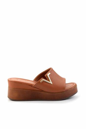 Bambi Genuine Leather Tan Women's Slippers - K04826053303