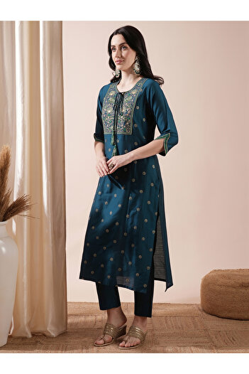 Globus By Styli Embroidered Tie-Up Tassels Straight Kurta with Pants Set