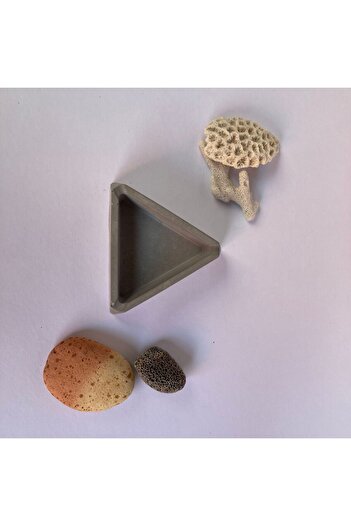SOFT Handmade Triangle Concrete Ashtray – Create Your Own Style!