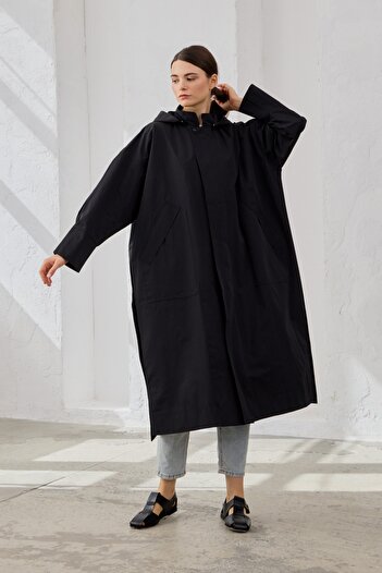 QANU Hooded Oversize Raincoat Black