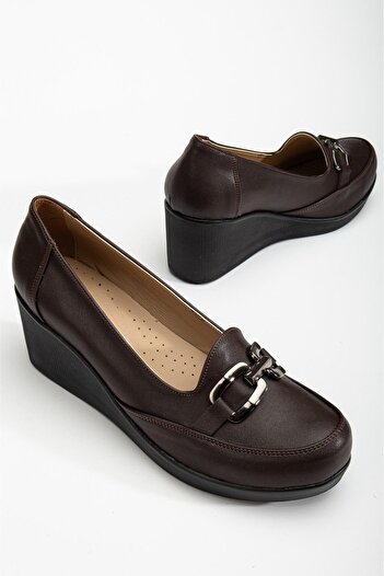 Dilimler Ayakkabı Women's Wedge Heeled Shoes with Brown Face Buckle