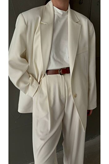 Zey Studio Kadın Krem Çift Düğme Detaylı Oversize Blazer Ceket