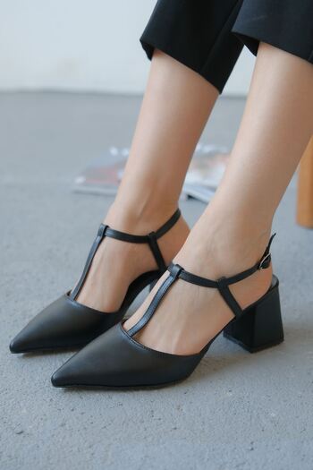 MODAADAM Women's Center Thick Heeled Shoes - Black