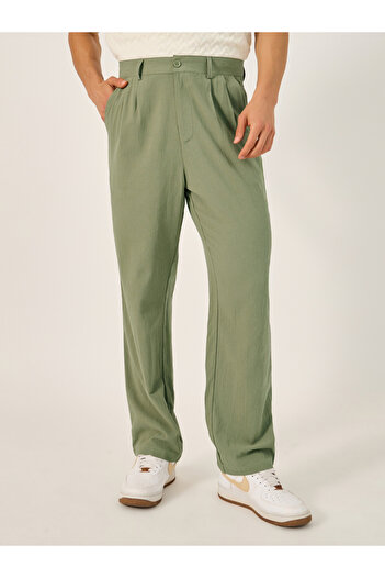 Styli Textured Relaxed Fit Pleated Trousers