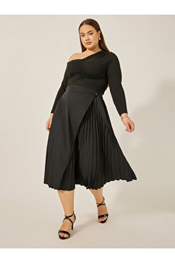 Styli Plus Size Overlap Wrap A-Line Midi Skirt with Pleated Detail