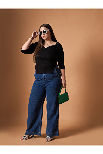 Sassafras By Styli Plus Size Textured Rib Knit Sweetheart Neck Top