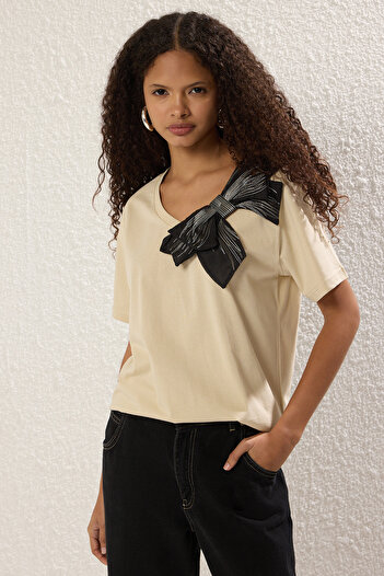 Trendyol Collection Oversize Mold Stone Knitted T-Shirt with Bow Accessory