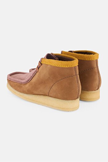 CLARKS Men Wallabee Lace Up Ankle Boots, Tan