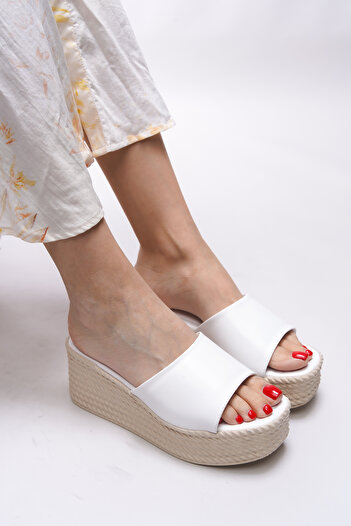 Riccon Leslaerla Women's Slippers 0012510   White