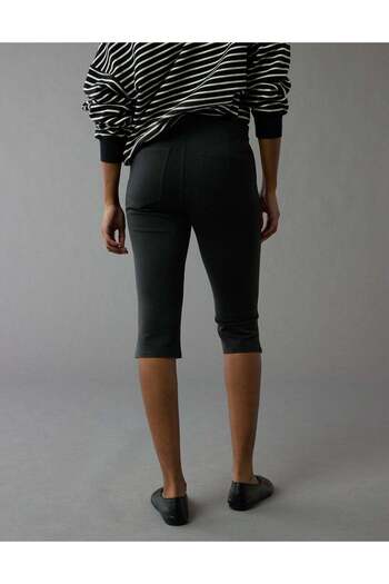 AMERICAN EAGLE AE Stretch Low-Rise Capri Pant
