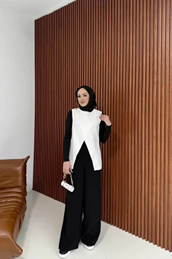 Melike Tatar Ekru Button Detailed Crepe Vest 32-2302