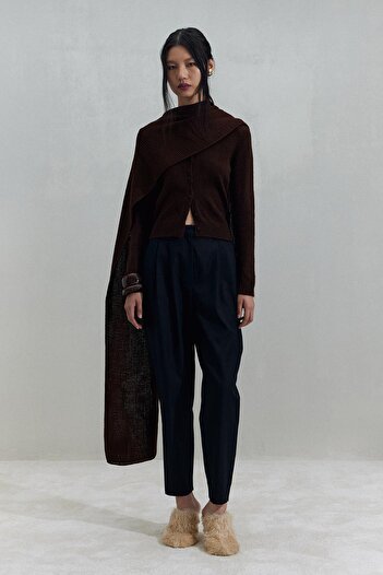 Suud Collection Bitter Coffee Straight Braided Knitwear Weft