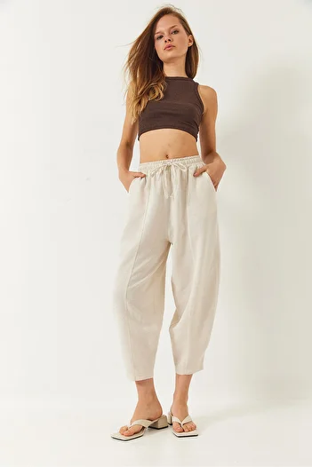 Bianco Lucci Women's Elastic Waist Pocket Detailed Shalwar Cut Trousers 60261456