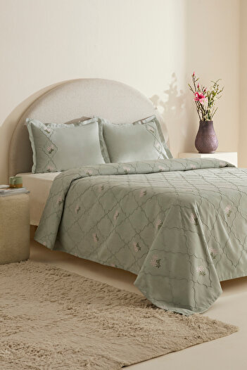 Karaca Home Myra Double Floral Bedspread Sage