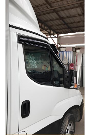 MKM Iveco Daily 2015 ve Sonrası Ön Mugen (2'Lİ) Cam Rüzgarlık Seti