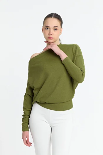 Laranor Pistachio Green Boat Neck Bat Sleeve Design Knitwear Day-Night Chic 25L8018