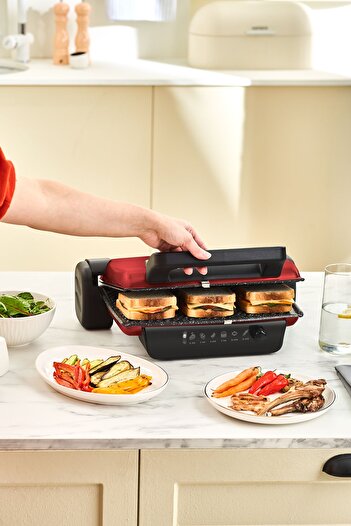 Karaca 6 Slice Red Grill and Toaster Crust Grill
