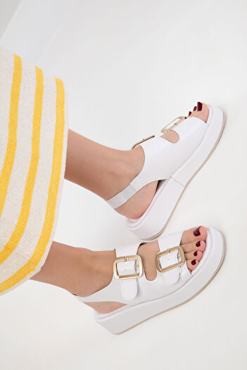 SOHO 19243 Model White Women's Sandals