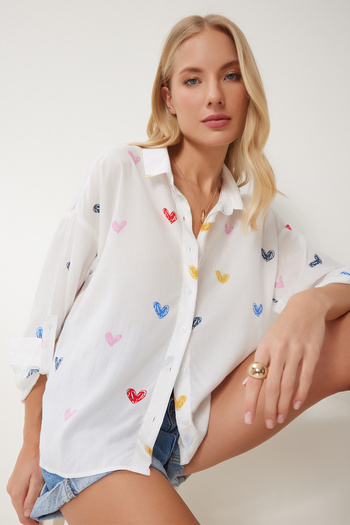 Happiness İstanbul Women's White Heart Patterned Woven Shirt Ay00033