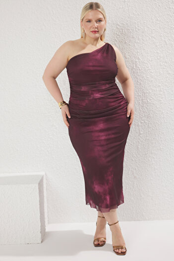 Trendyol Curve Burgundy Single Sleeve Body Fitting Accessory Detailed Tulle Stretchy Knitted Pencil Dress Tbbss25Ah00116