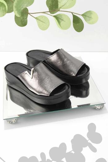 Bambi Γυναικείες παντόφλες Platinum Wrinkled Leather K 04331141103