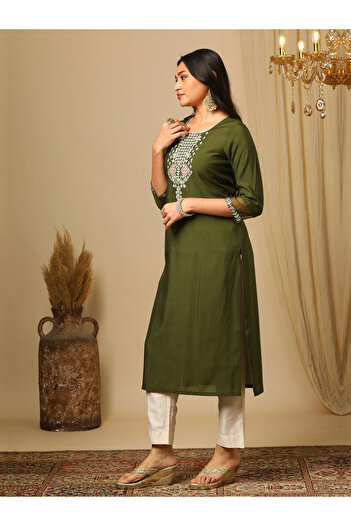 Globus By Styli Embroidered Round Neck Straight Ethnic Kurta