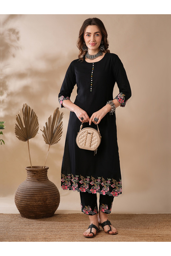 Globus By Styli Buttoned Floral Scalloped Hem Kurta and Elasticated Pants Set
