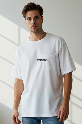 Trendyol Collection Υπερμεγέθη λευκό κεντημένο βαμβακερό μπλουζάκι - τσέπη, TMNSS25TS00120