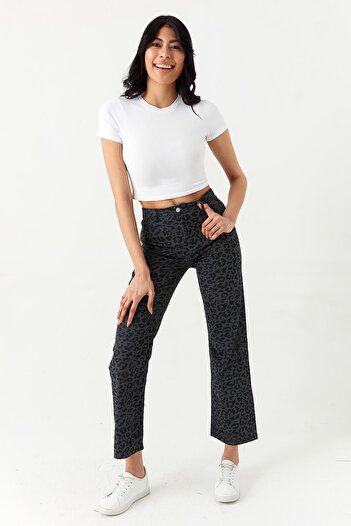 Select Moda Women's Black Leopard Patterned Straight Jeans
