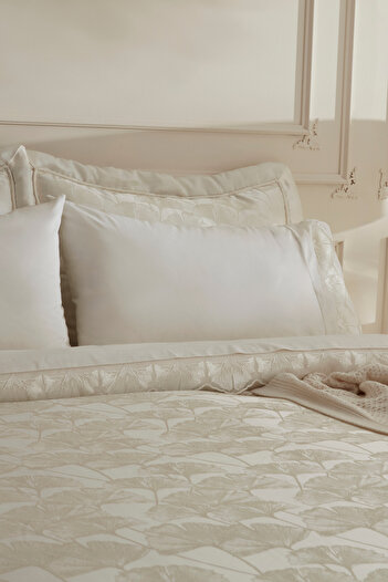 Karaca Home Sophia 8-Piece White Dowry Set - Bride Coll