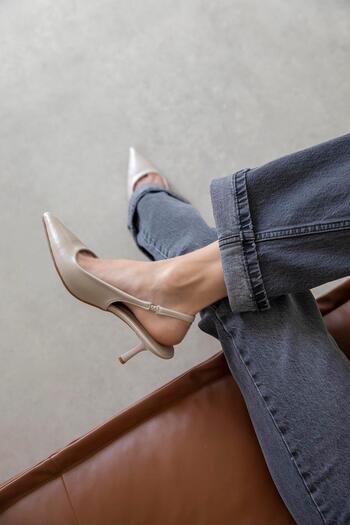 STRASWANS Beige Women's Heeled Wrinkled Leather Shoes Raye
