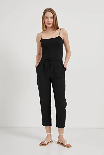 Arma Life Women's Elastic Waist Comfortable Fit Black Carrot Pants