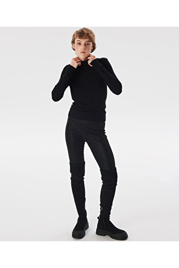 Twist Simple Knitwear - Stand Collar