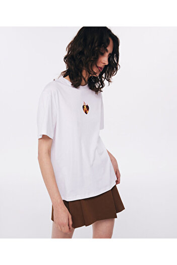 Twist Embroidery Detailed T-Shirt