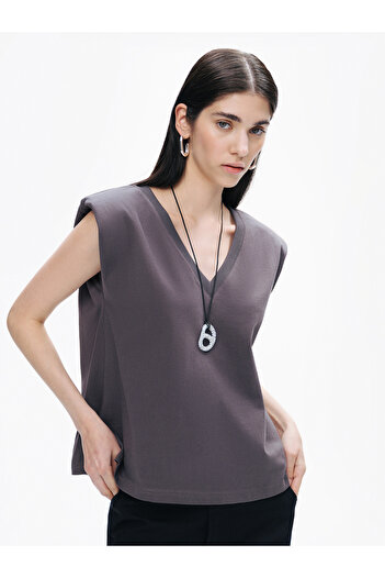 Nocturne V-Neck Padded T-Shirt
