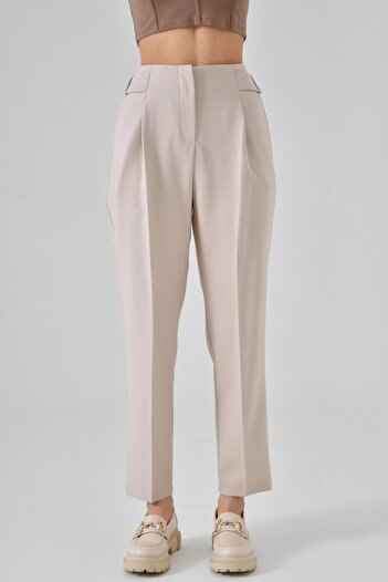 Saade Stone Pleated Carrot Cut Belt Detailed Trousers