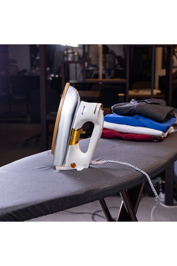 Geepas GDI2771 1200W Automatic Dry Iron - Automatic Dry Iron -  Durable Teflon Plated Sole Plate