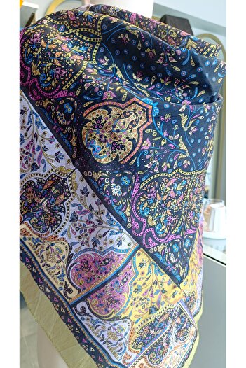 Loryan Diamond Harmony Scarf Black Background