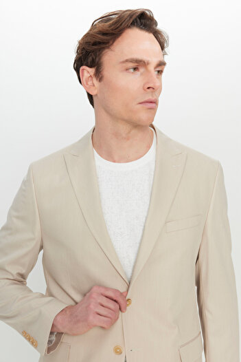 AC&Co / Altınyıldız Classics Erkek Bej Slim Fit Dar Kesim Kırlangıç Yaka Kapak Cepli Esnek Takım Elbise