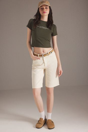 Trendyol Collection Ecru Normal Waist Denim Bermuda Twoss25Sr00113
