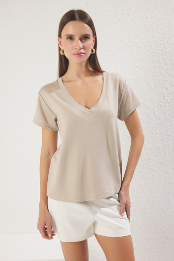 Trendyol Collection Beige V-Neck Regular/Normal Fit Knitted T-Shirt Twoss25Ts00196